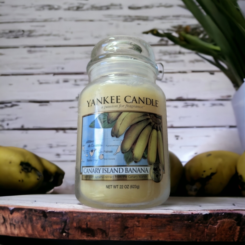 - RARE DISCONTINUED Canary Island Banana candle.  Very nice scent !
